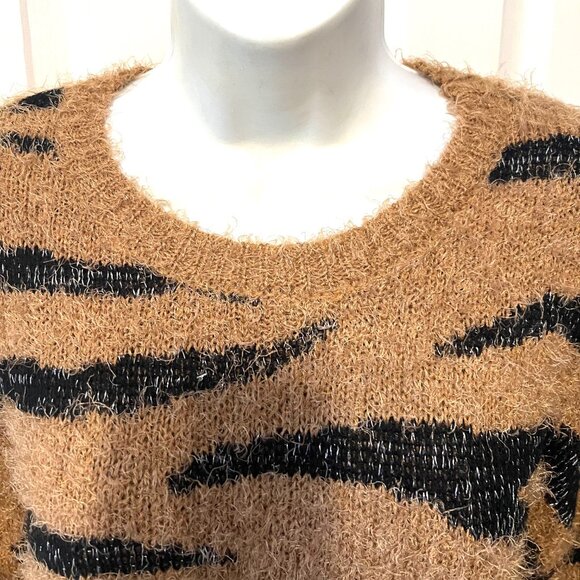 Moral Fiber Women's Cropped Long Sleeve Zebra Print Fuzzy Sweater-Sz. Med-Warm - Picture 12 of 15